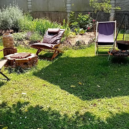 Camping Under The Walnut In Your Own Tent On A Shared Lot And Shared Bathroom Ljubljana Exterior foto