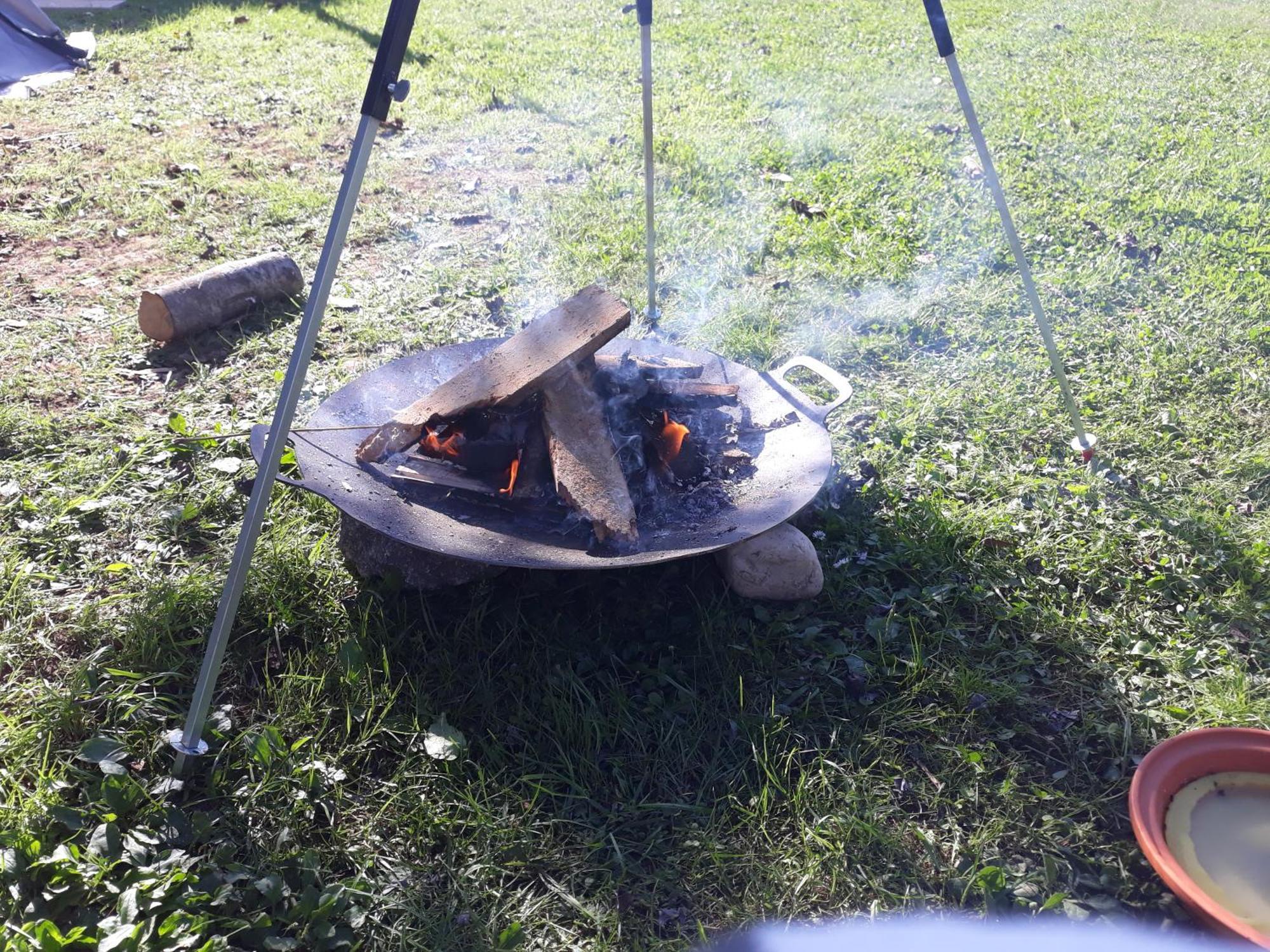 Camping Under The Walnut In Your Own Tent On A Shared Lot And Shared Bathroom Ljubljana Exterior foto