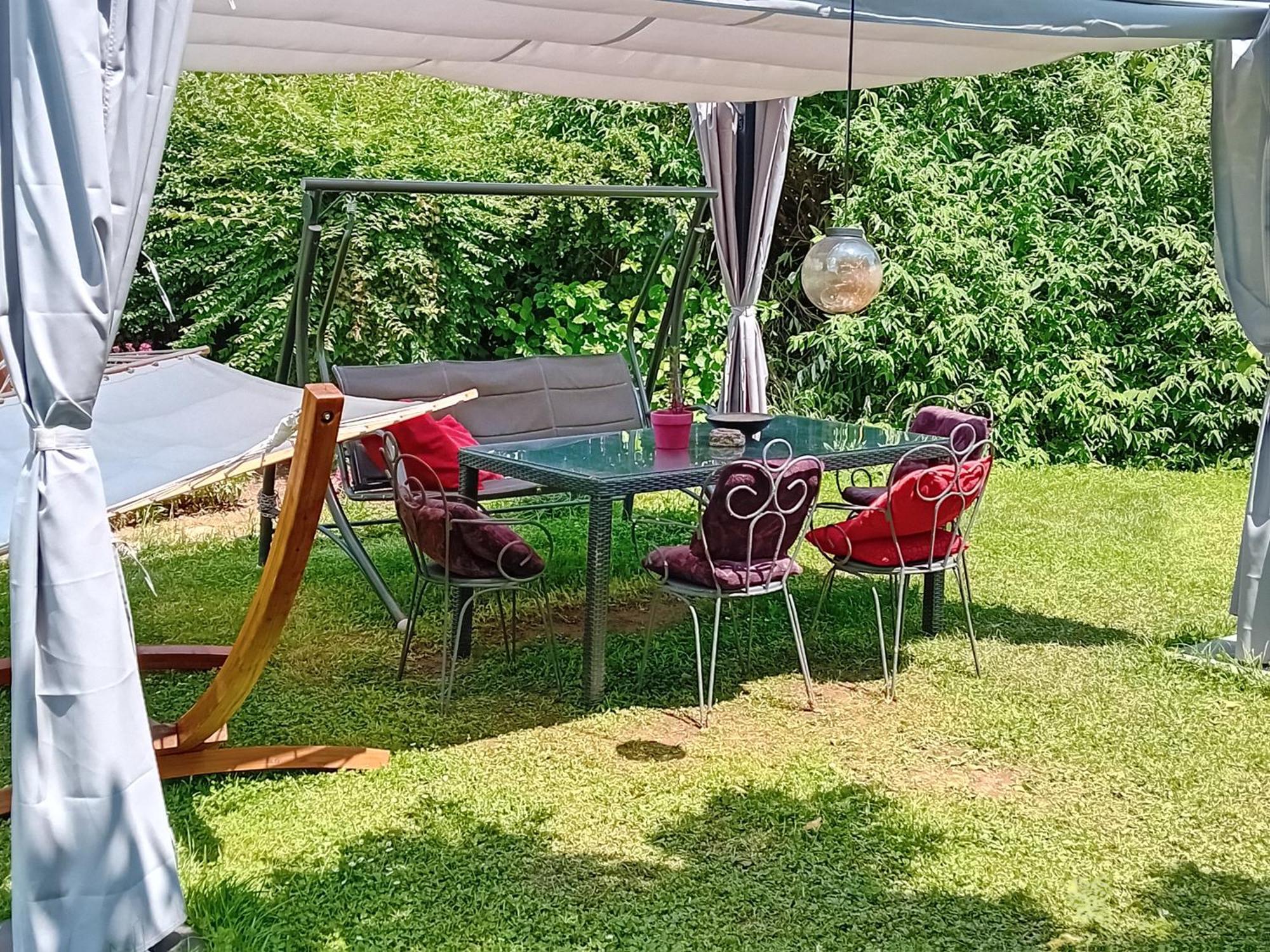 Camping Under The Walnut In Your Own Tent On A Shared Lot And Shared Bathroom Ljubljana Exterior foto